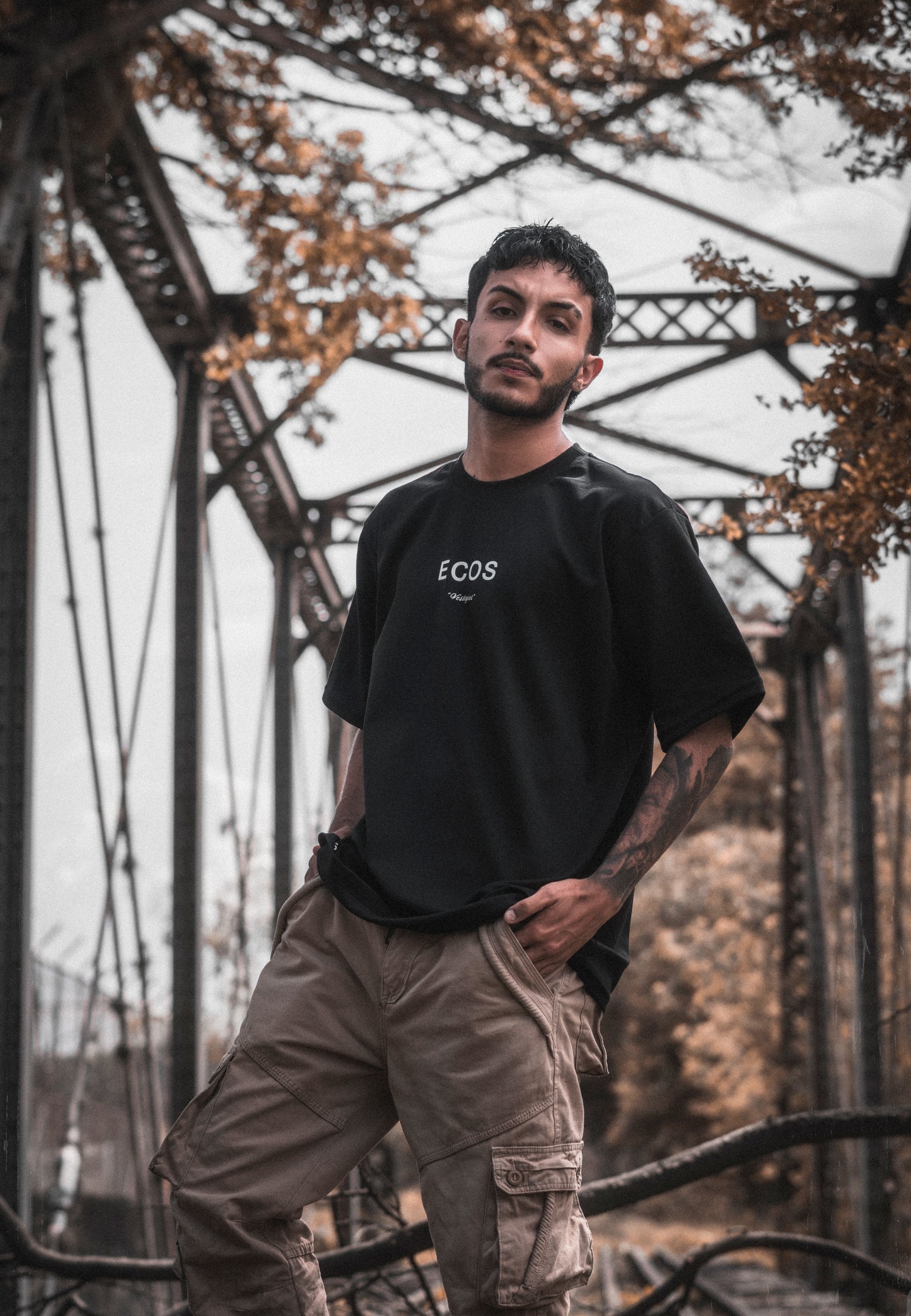 CAMISETA OVERSIZE VESTIGIOS K000