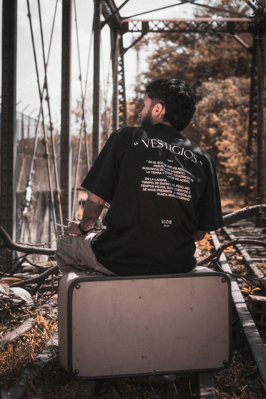 CAMISETA OVERSIZE VESTIGIOS K071